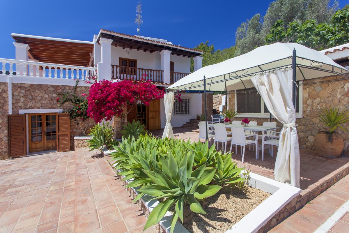 Outside area to eat barbeques or spend time in your house for rent in ibiza